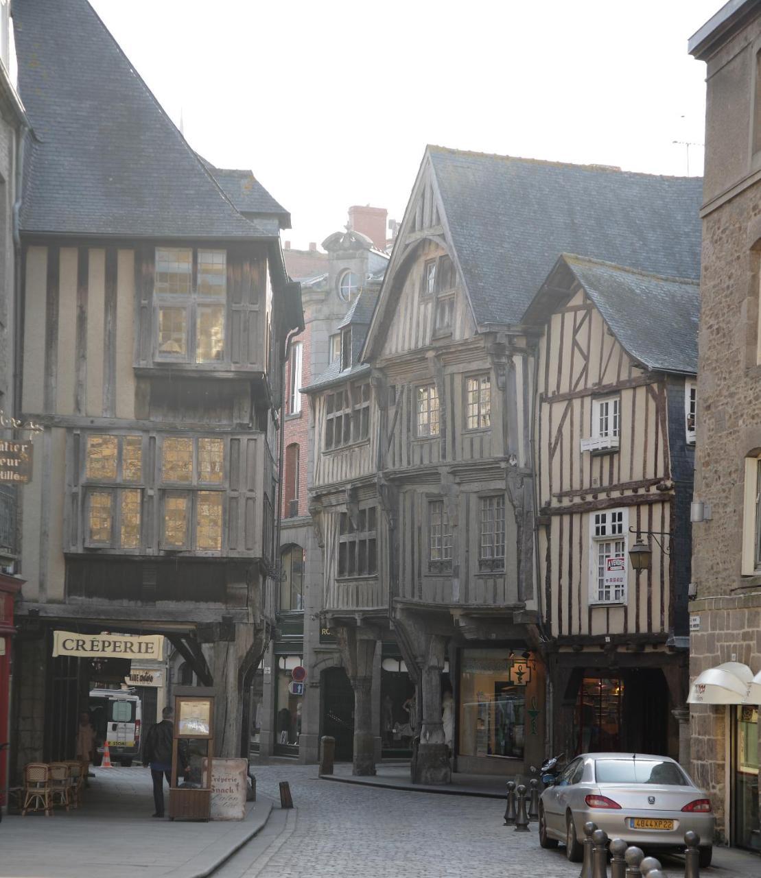 Le Médiéval - Hôtel Le Challonge Dinan Exterior foto